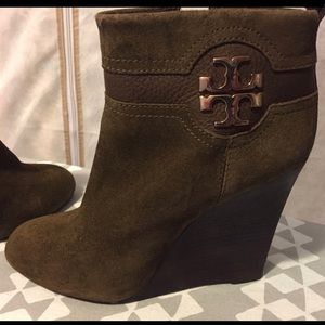 Tory Burch “Aaden” Olive Brown Wedge Booties-9